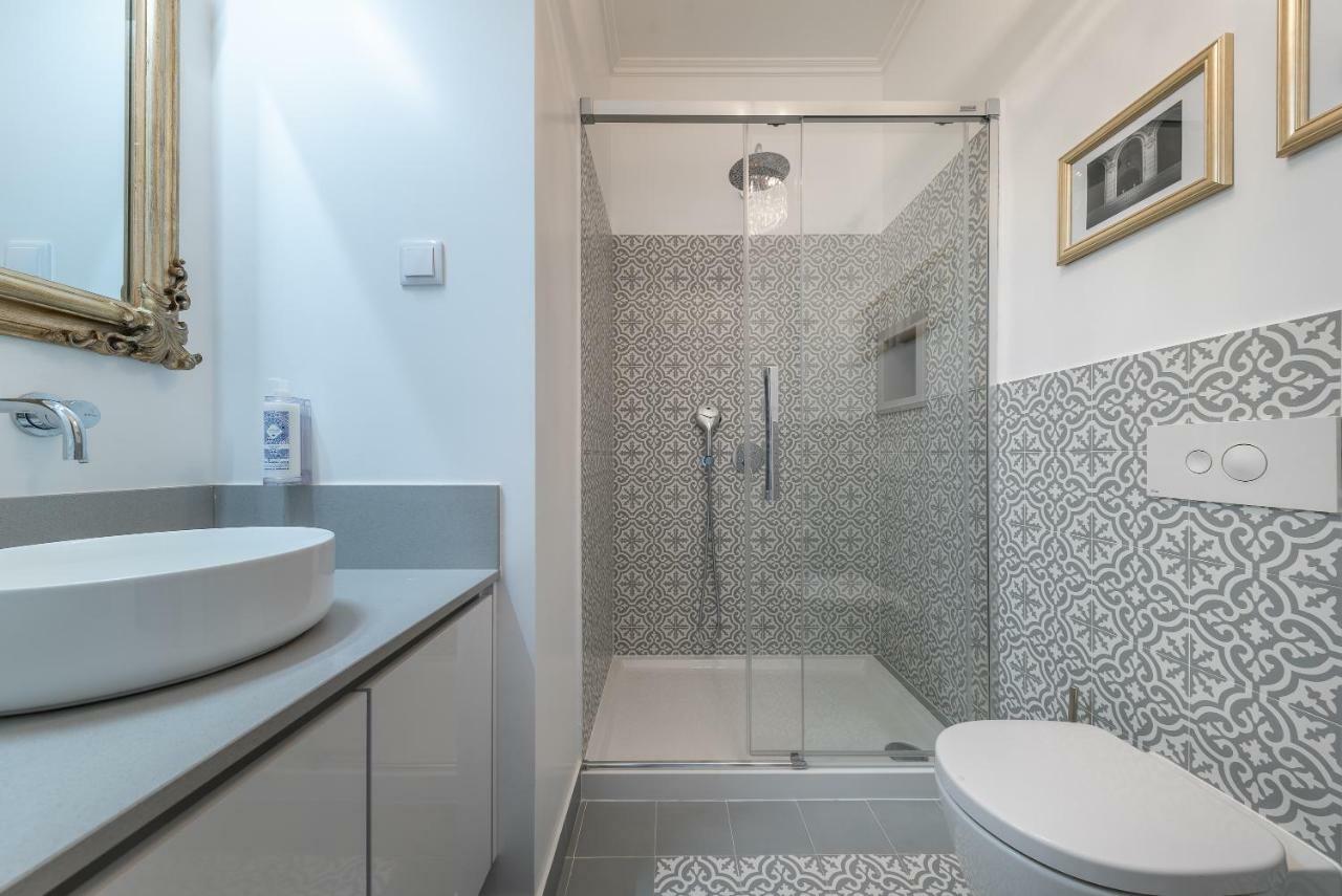 Style And Comfort In Downtown Apartment Lisbon