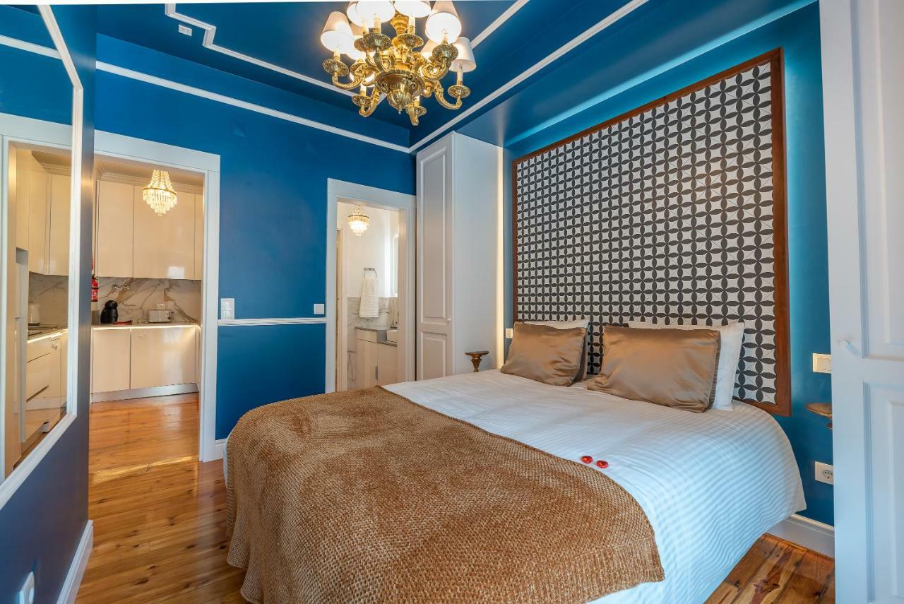 Style And Comfort In Downtown Apartment